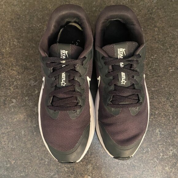 Nike Star Runner 3 Sneakers - Size 4.5Y - Picture 6 of 9